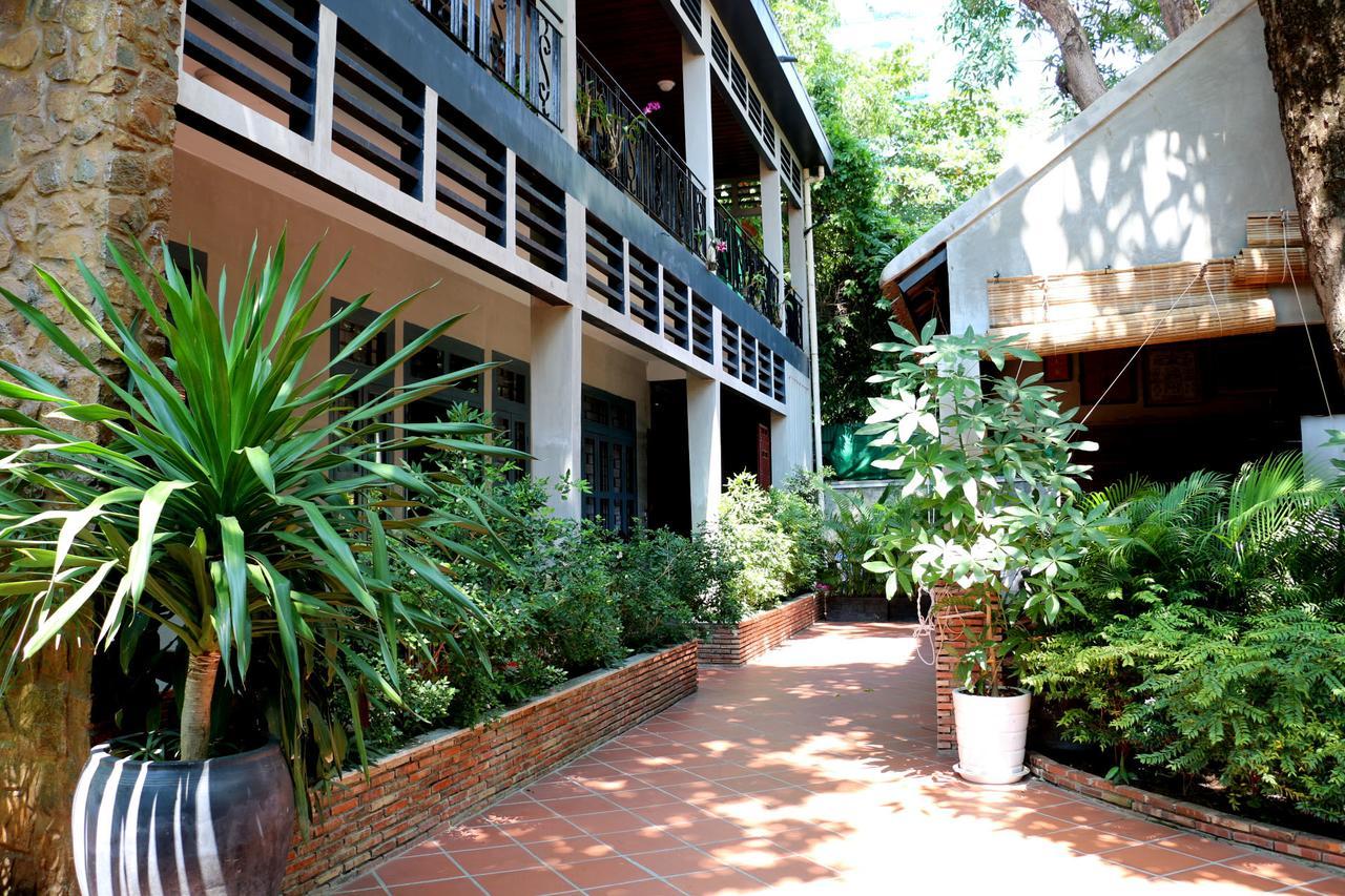 Corner9 Bassac Boutique Hotel Phnom Penh Exterior foto