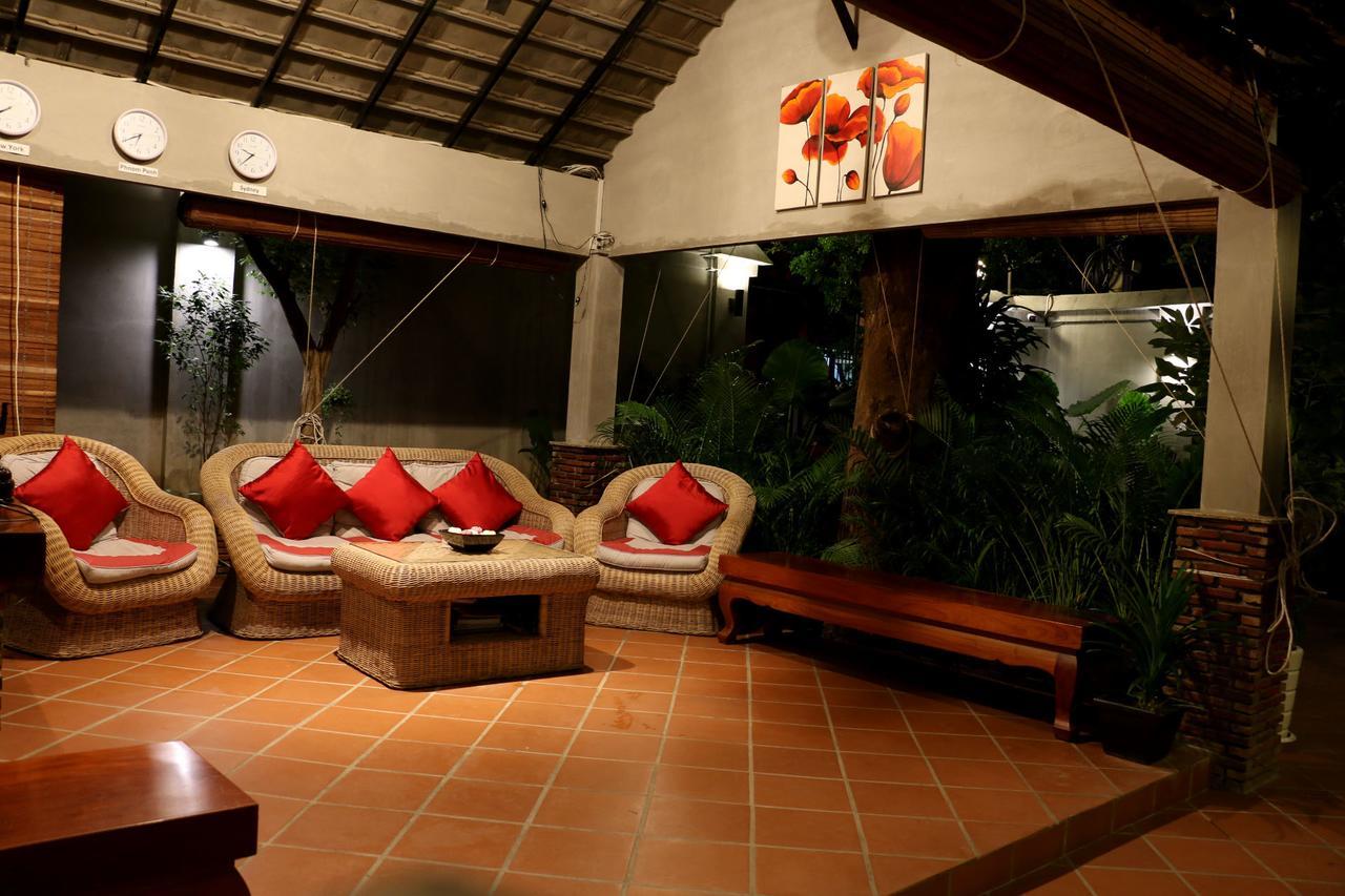 Corner9 Bassac Boutique Hotel Phnom Penh Exterior foto