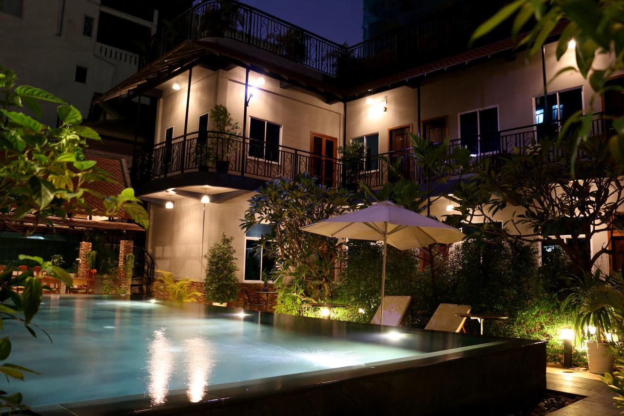 Corner9 Bassac Boutique Hotel Phnom Penh Exterior foto