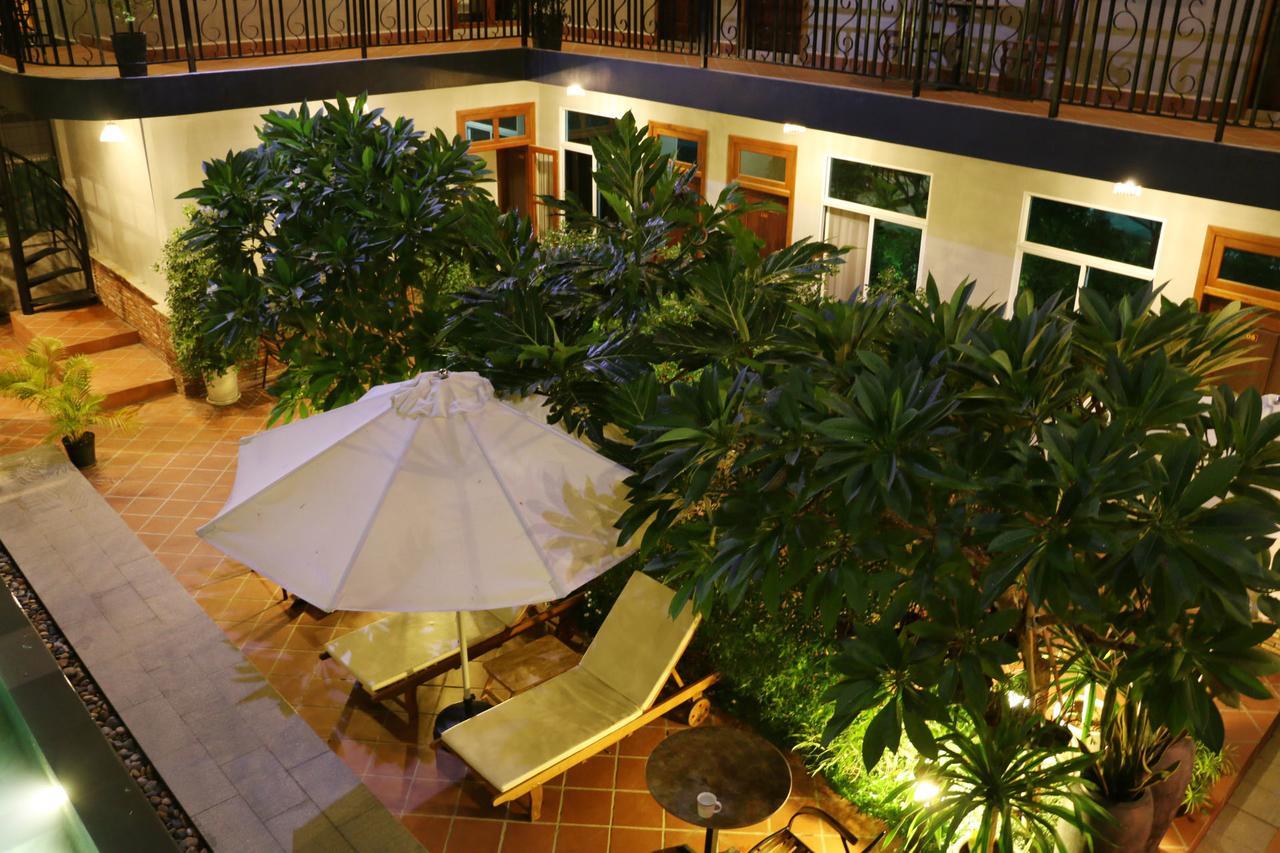 Corner9 Bassac Boutique Hotel Phnom Penh Exterior foto